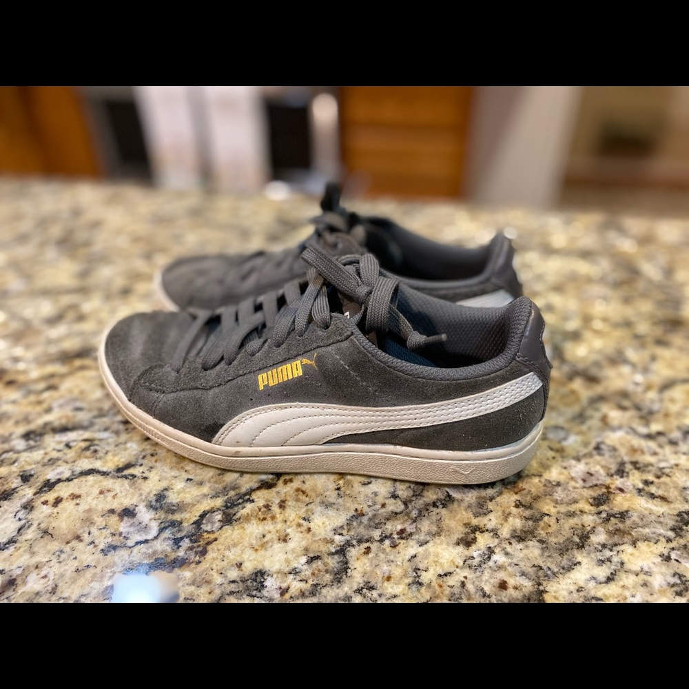 Puma sneakers- Gray. Women 6.0